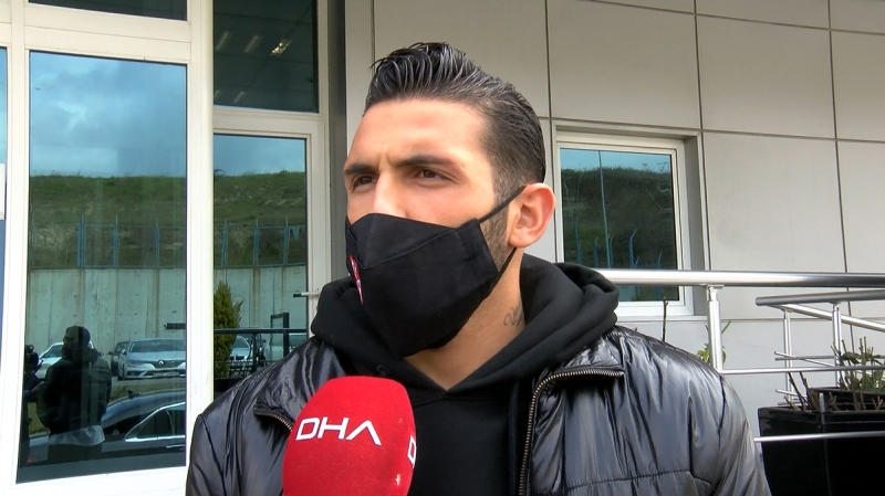 <p><b>27 MAÇTA FORMA GİYDİ</b></p><p><br></p><p>Bu sezon 27 maçta forma giyen Umut Meraş, 1 gol 1 asistlik performans sergilerken milli takımın da vazgeçilmezi oldu.</p><p><br></p><p>Takvim</p>