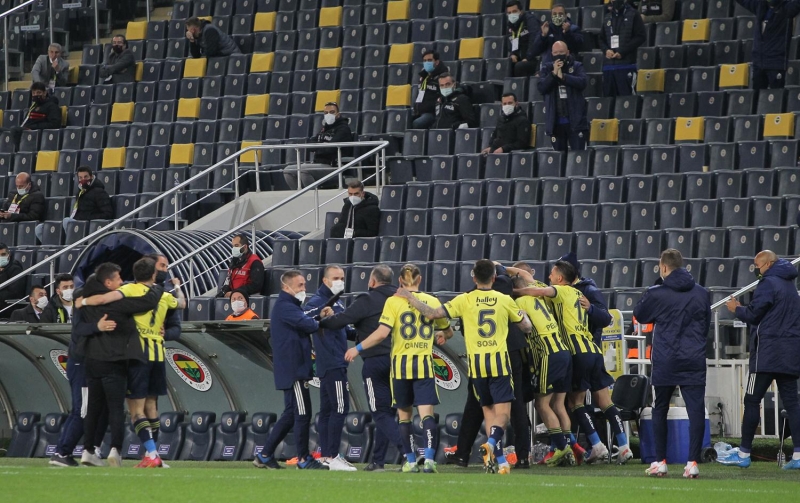 <p><b>PELKAS'TAN 7. AS�ST</b><br></p><p>Valencia'n�n gol�nde asist Pelkas'tan geldi. Pelkas'�n 7. asistini yapt�.</p>