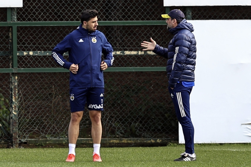 <p>Sadece Erol Bulut'la henz daha szleme sonlanmad gze arpt. </p>