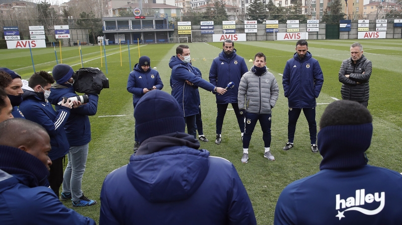 <p>Belzolu'nun ksa bir srede kendi oyun anlayn oturtmaya balamas, takm zerindeki etkisinin ne kadar byk olduunu da gsteriyor.</p>