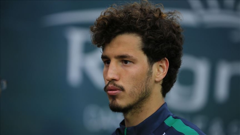 <p>Bordo-Mavililer, listedeki dier isimler iin de almalarn srdryor. Teknik direktr Abdullah Avc'nn en ok istedii oyuncularn banda ise Salih Uan geliyor... </p>