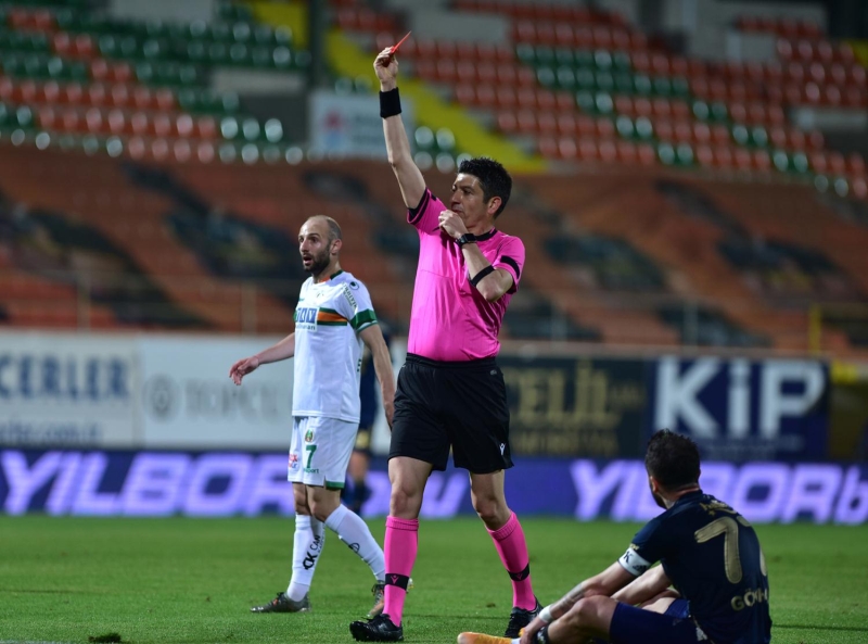 <p>Fenerbahe bir sonraki 39. haftada evinde Erzurumspor'u arlayacak.</p>