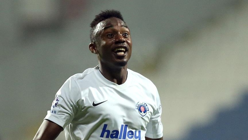 <p>Hem direkt ilk 11 hem de alternatif isimleri kadrosuna katarak yeni sezona gl bir ekiple girmeyi dnen Trabzonspor, Kasmpaa ile szlemesi sezon sonu bitecek olan <b>Fode Koita</b> ve talyan ekibi Roma'nn Brezilyal sa beki <b>Bruno Peres</b> ile prensip anlamasna vard. </p>