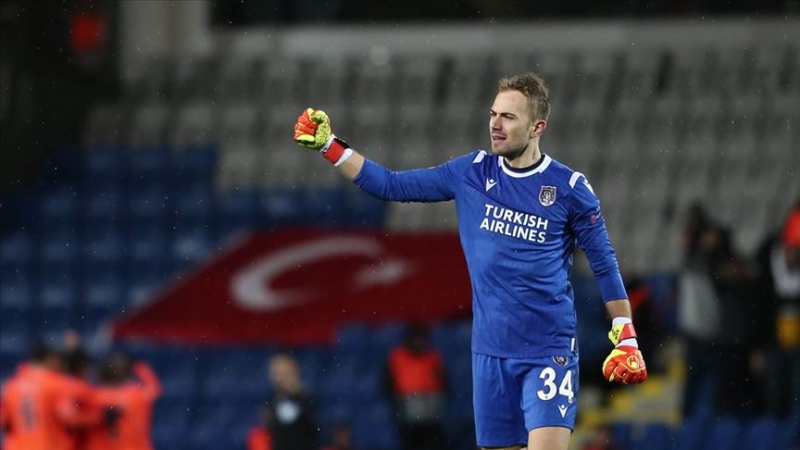 <p><b>UĞURCAN ÇAKIR'IN SATILMASI HALİNDE HEDEF MERT GÜNOK</b><br></p><p><br></p><p>Uğurcan Çakır'ın satılması halinde Bordo-Mavililer kaleye takviye yapacak. Yerli bir file bekçisini renklerine bağlamayı hedefleyen Trabzonspor'da, teknik direktör Abdullah Avcı'nın 1 numaralı hedefi Mert Günok...</p>