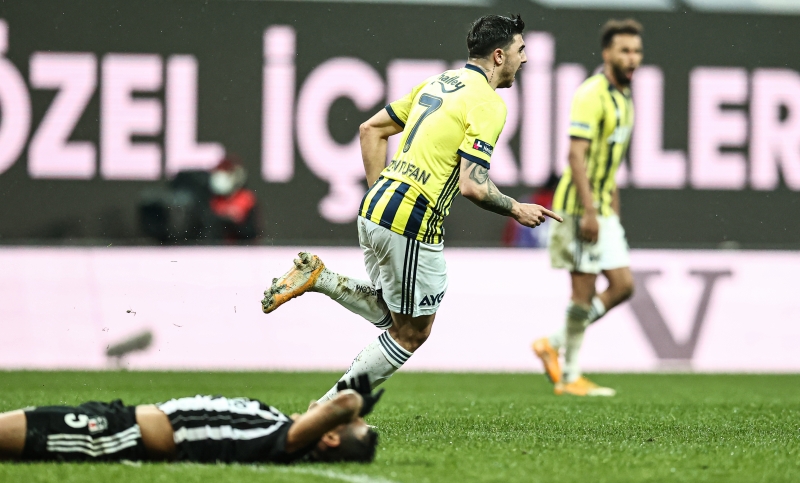 <p>Zaten Sarı-Lacivertliler de bu rakamın altında gelecek bir teklifi kabul etmeyi düşünmüyor.</p><p><br></p><p>Fanatik</p>