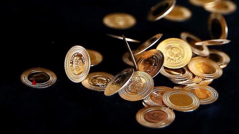 <p>Altın fiyatlarındaki değişim, yatırımcılar tarafından anbean takip ediliyor. Gram altın bugün 476 liradan işlem görüyor. Altın fiyatlarındaki değişim nedeniyle serbest piyasada canlı altın fiyatlarında son durum ve güncel altın yorumları yakından araştırılıyor. İşte gram altın, çeyrek altın, Cumhuriyet altını ve ons altın fiyatlarında son durum. İşte 5 Mayıs 2021 serbest piyasada gram altın, çeyrek altın, cumhuriyet altını ve tam altın fiyatları.</p>