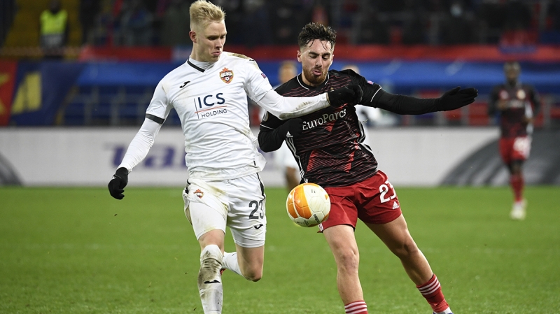 <p><b>'Alo, ben Emre abin'</b> sloganıyla yaz ve kış transfer dönemine damga vuran <b>40 yaşındaki futbol adamı, Orkun Kökçü ile görüşme gerçekleştirip Fenerbahçe'ye katılması için ikna etmeye çalışacak. </b></p>