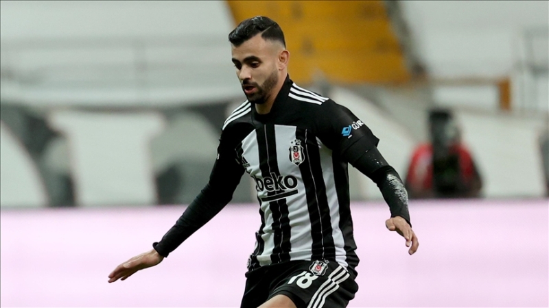 <p>Sarı-Lacivertli kurmaylar, Beşiktaş ile kiralık sözleşmesi sona erecek olan Rachid Ghezzal Premier Lig ekibi Leicester City ile temasa geçti.</p>
