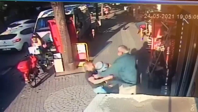 <p>Ya�ananlar g�venlik kameras�na saniye saniye yans�d�.</p>