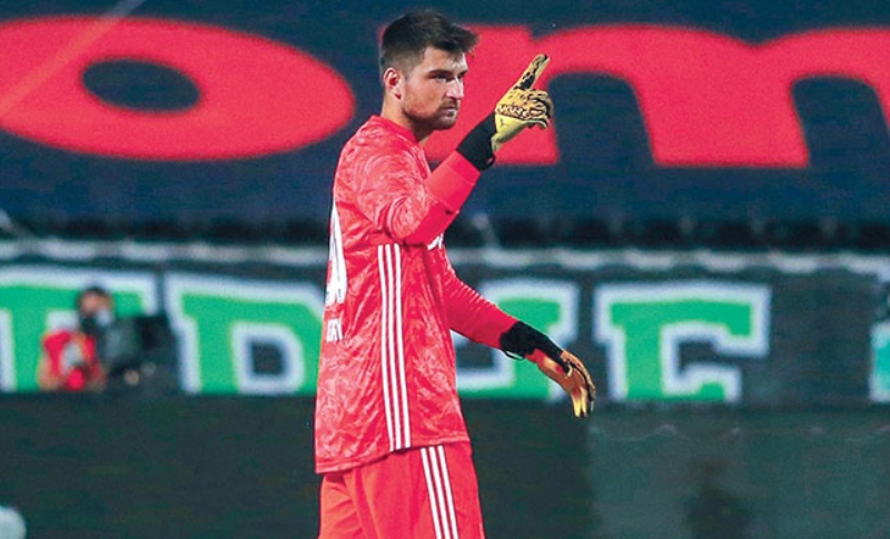 <p>'Avrupa'da oynama hayalim var. Kul�b�me para kazand�rmak isterim. Ancak oturmaya gitmem.'<br></p>