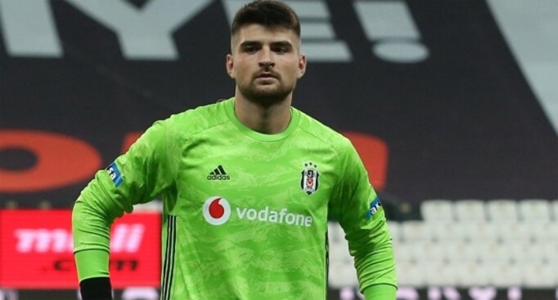 <p>'Avrupa'da oynama hayalim var. Kul�b�me para kazand�rmak isterim. Ancak oturmaya gitmem.'<br></p><p><br></p><p>Fanatik</p>