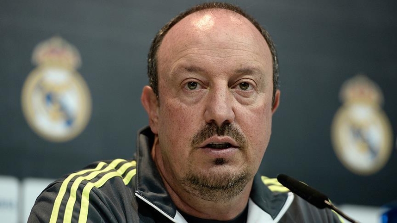 <p>mit zat, Fenerbahe'nin yeni teknik direktrnn <b>Rafael Benitez</b> olabileceini ne srd. </p>