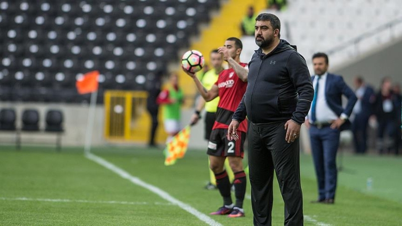 <p><b>EMRE BELZOLU DEVAM ETMELYD</b></p><p><br></p><p>mit zat, Rafael Benitez iddias ncesinde ise Fenerbahe'de Emre Belzolu iin verilen karar hakknda yorum yapt. </p>