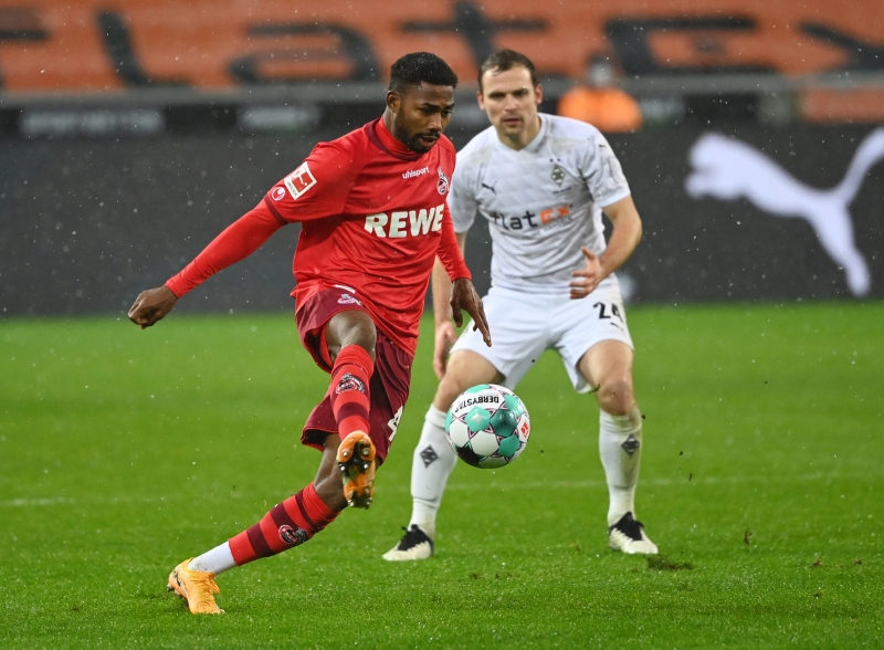 <p>Şu an Belçika'nın Club Brugge takımında oynayan genç forvet ayrıca Nijerya milli takım formasını da terletiyor. </p>