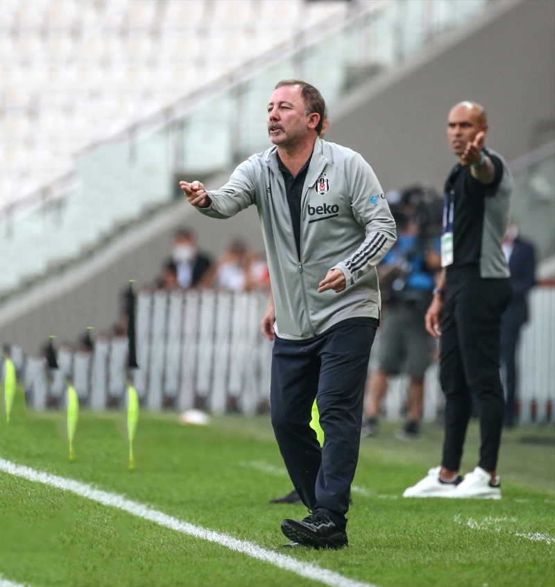 <p><b>BU SEZONA ADETA DAMGA VURDU!</b><br></p><p><br></p><p>2019/2020 sezonunun ortasnda Beikta'n bana geen Sergen Yaln, oynatt futbolla taraftarlarn gnlnde taht kurdu.</p>