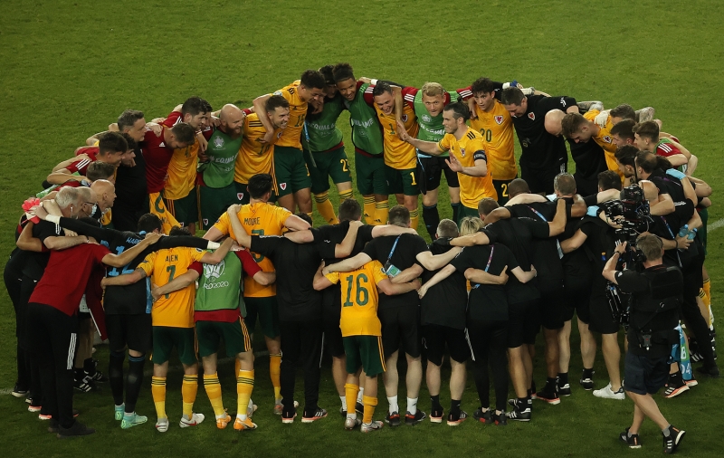 <p>Haberde Galler Teknik Direktörü Rob Page'in, yıldız oyuncu Bale için 'Onun iki asisti olmasaydı bu oyunu kazanamazdık' sözleri kullanıldı.<br></p>