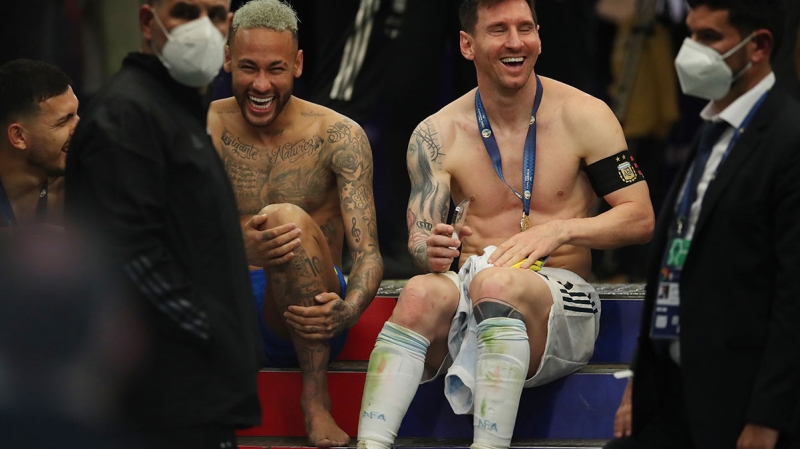 <p>Lionel Messi'nin kutlamasına ortak olan Neymar, yıldız futbolcuyla zaman geçirdi.<br></p>