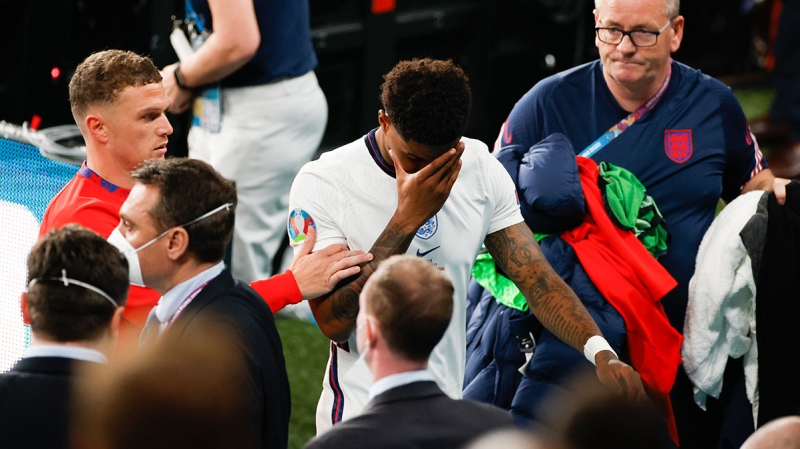 <p>İngiliz polisi ise bu tip davranışların tolere edilmeyeceğini ve konuyu araştırdıklarını açıkladı.</p>