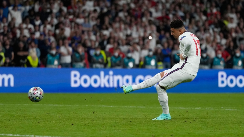 <p>Nisan ayında dört günlük bir sosyal medya boykotu gerçekleştiren İngiliz kulüpleri, platformları ırkçı ve cinsiyetçi saldırılara karşı gerekli önlemleri almaya davet etmişti.</p>