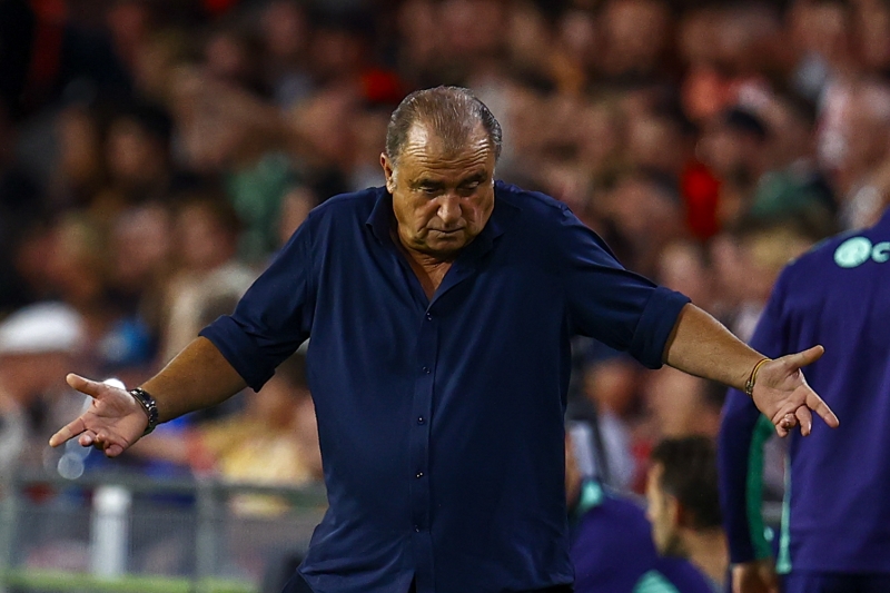 <p>31 yaşındaki futbolcu etkisiz performansıyla Fatih Terim'in biletini kestiği diğer bir isim oldu.</p><p><br></p><p>Fotomaç</p>