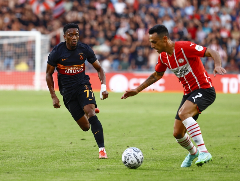<p><b>JESSE SEKIDIKA</b></p><p><br></p><p>Teknik direktör Fatih Terim'in şans verdiği isimlerden olan Jesse Sekidika kendisine verilen şansı iyi kullanamadı. </p>