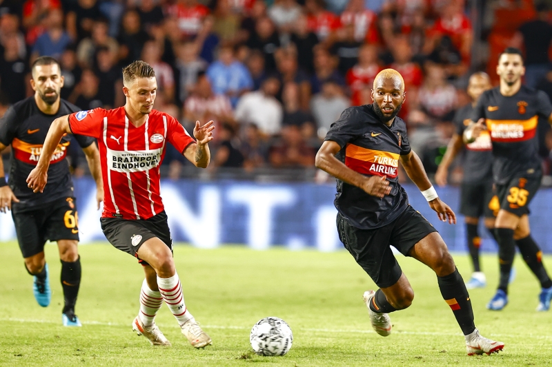 <p><b>RYAN BABEL</b></p><p><br></p><p>PSV maçında ilk 11'de görevlendirilen Ryan Babel beklenen performansı sergileyemedi. </p>