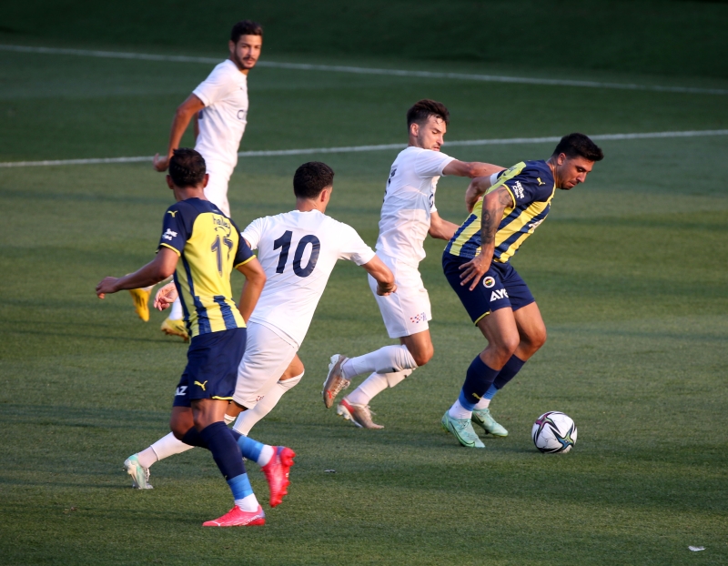 <p>Ynetim, Ozan'n EURO 2020'de patlama yapmasn ve bylece 20 milyon euroluk serbest kalma bedeline yakn bir teklifin gelmesini umuyordu. </p>