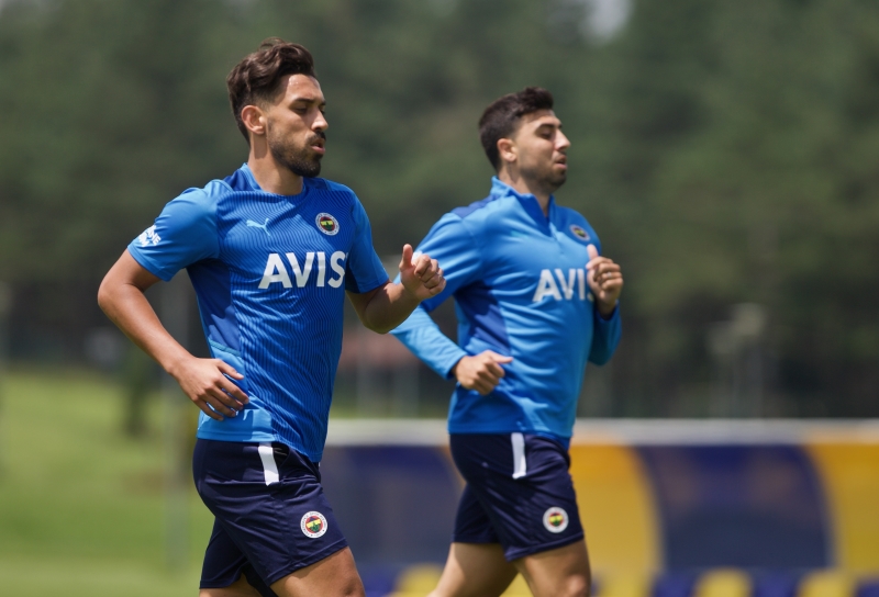 <p>Fransz altrc Patrick Vieira ynetiminde yeni bir yaplanmaya giden Bordo-Mavililer, Ozan iin 8 milyon euroyu gzden kartt. </p>