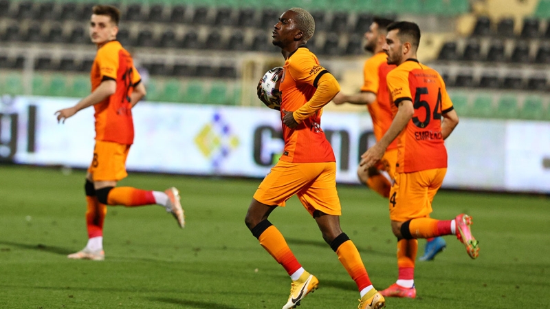 <p>Fransz basn organ<b><i> Foot Mercato'dan Sebastien Denis'in haberine gre;</i></b> Nijeryal futbolcunun Yunan devi <b>Olimpiakos</b>'a transfer olmas gndemde. </p>