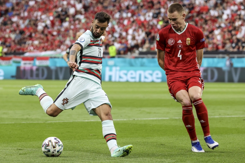 <p>Ayr�ca Szalai'nin, EURO 2020'de Almanya'y� grupta elenmenin e�i�ine getiren Macaristan Milli Tak�m� ile iyi bir performans sergiledi�i vurguland�.<br></p>