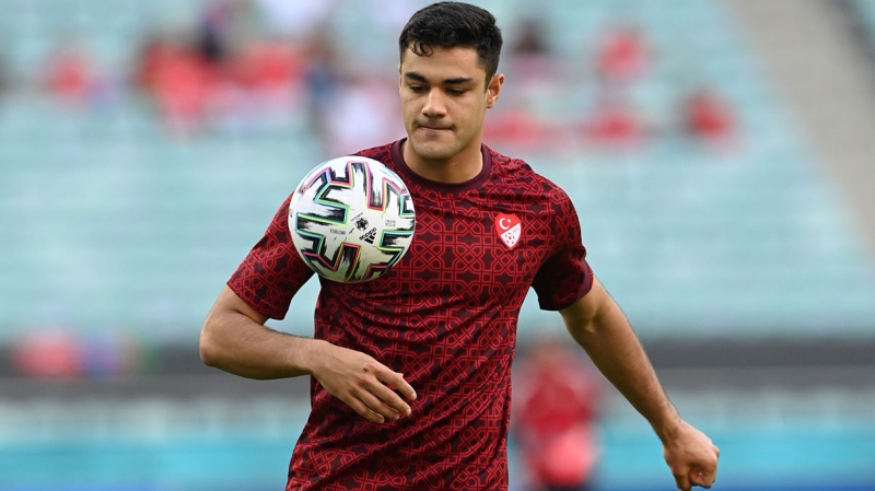 <p>Gündeme gelen son gelen isim ise Alman Ligi ekiplerinden Schalke 04 forması giyen Ozan Kabak... </p>