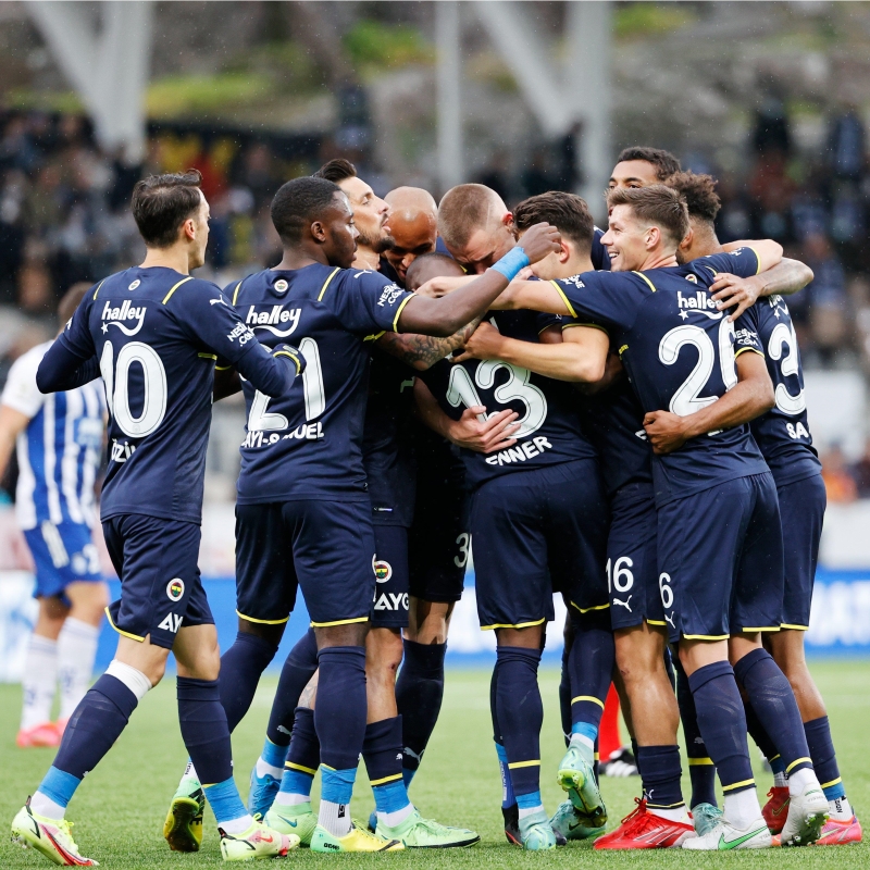 <p>FENERBAHE: 12.500 PUAN</p>