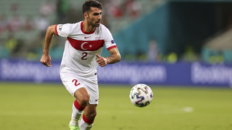 <p><b>SAVUNMA:</b></p><p><br></p><p>Zeki �elik (Lille)</p>