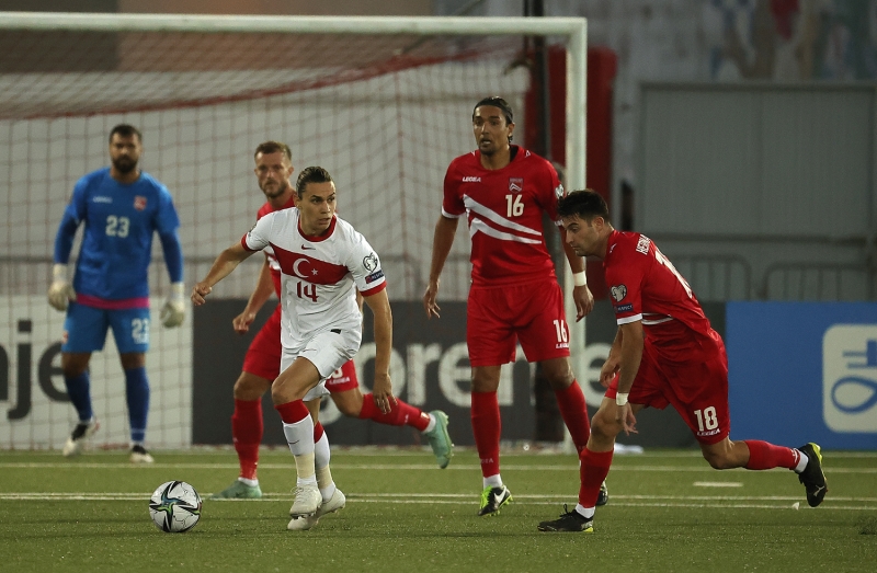 <p><b>'CEBEL�TARIK D��ER MA�LARDA BU KADAR POZ�SYONA G�RMEM��T�R'</b></p><p><br></p><p>'�ddia ediyorum, bug�n bizim oynad���m�z tak�m di�er ma�lara g�re bug�nk� kadar pozisyona girmemi�tir.'</p>