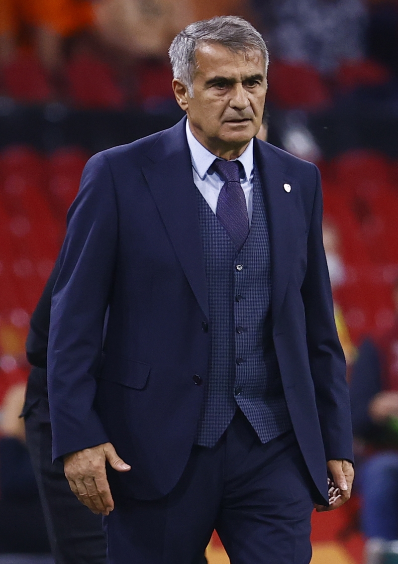 <p>Ntvspor'un haberine gre; Gne, konu ile ilgili Trkiye Futbol Federasyonu Bakan Nihat zdemir ile grecek. </p>