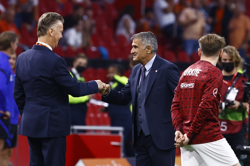 <p>Dier seenek ise Gne'in istifasn sunmas.</p>