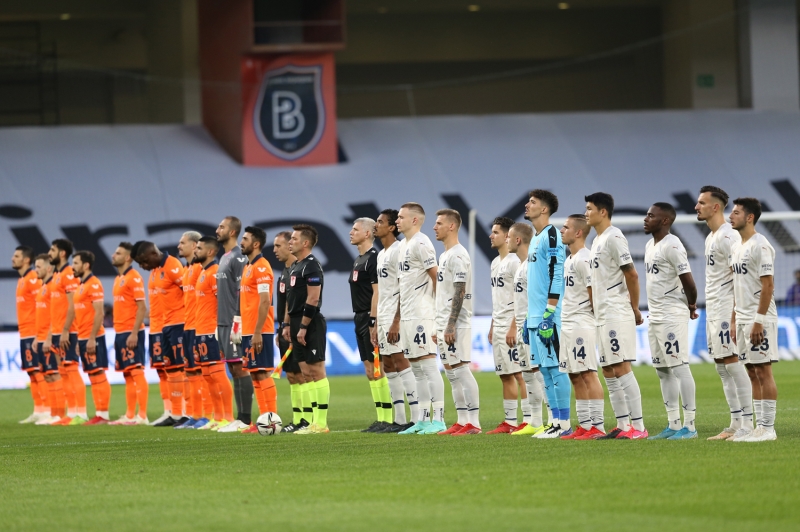 <p>Tümer Metin'e göre Fenerbahçe'nin ideal 11'i: Altay; Kim, Serdar, Szalai; Nazım, Pelkas, Sosa, İrfan Can, Novak; Mesut, Valencia.</p>