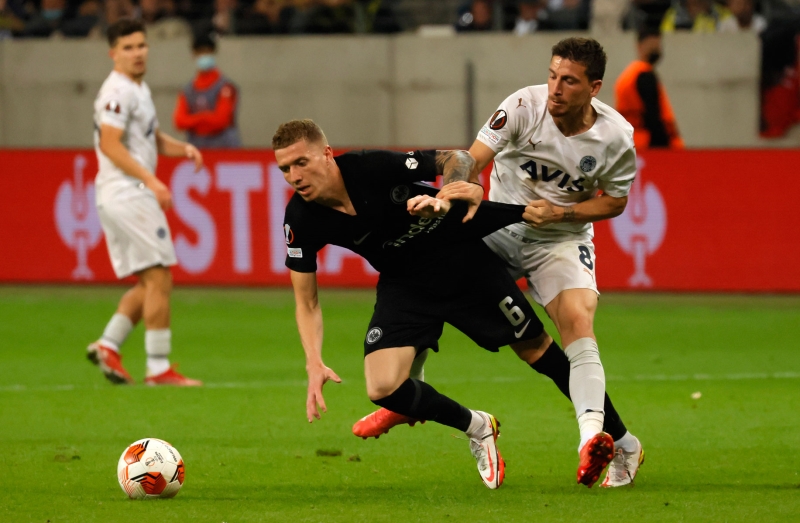 <p>Başakşehir maçında da sonradan oyuna dahil olan ve sahaya hareket getiren <b>Mert Hakan, sezon başında sakatlık yaşamadan önce Portekizli hocanın gözdelerinden biriydi.</b></p><p><br></p><p>Fanatik</p>