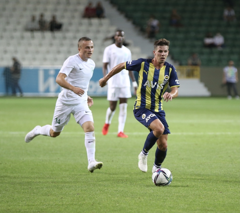 <p><b>ADE ETMELER EMREDLD </b></p><p><br></p><p>Mahkeme, Fenerbahe ile sanklar arasnda geerli bir anlama olmadna karar verdi. Fenerbahe'ye aktarlan tutar art yaplan masraflar iade etmelerine emredildi.</p><p><br></p><p>Milliyet<br></p>