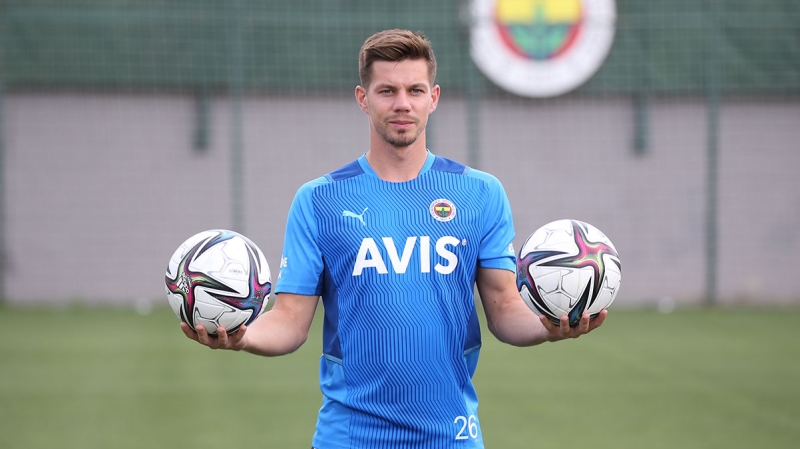 <p><b>SON TAKSTTE MEYDANA GELD </b></p><p><br></p><p><b>Fenerbahe</b>'de 31 Ocak 2019'da kadroya katlan <b>Miha Zajc</b>'n transferi iin talya'nn <b>Empoli </b>kulbne denmesi gereken son taksitte byk bir skandal meydana geldi.</p>