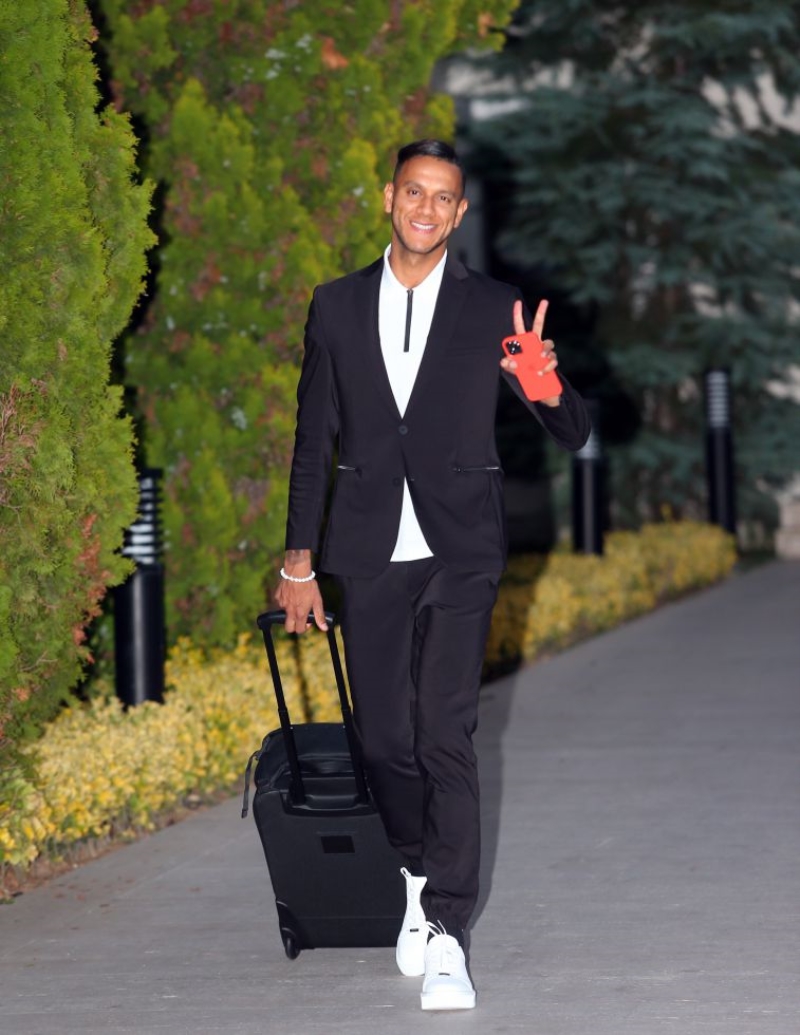 <p><b>Josef'in stoperde oynaması halinde</b> orta sahada <b>Oğuzhan - Kenan - Salih - Can Bozdoğan</b>'a görev vermesi santrforda da <b>Batshuayi</b>'yi oynatması bekleniyor.</p>