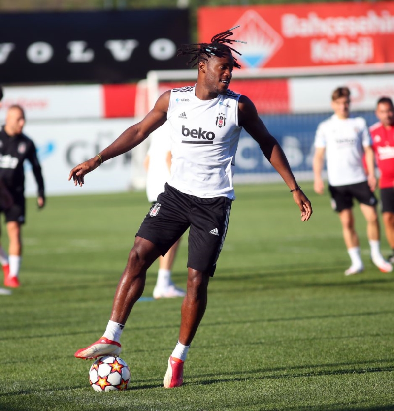 <p>Michy Batshuayi</p>