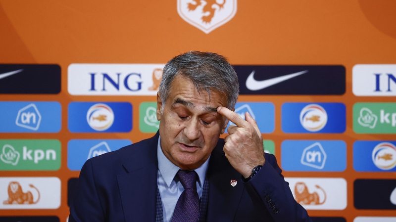 <p><b>ŞENOL GÜNEŞ'İN ÖNCELİĞİ MİLLİ TAKIM</b></p><p><br></p><p>Öte yandan daha önce yaptığı açıklamada 'Milli takım benim için en ideal yer' diyen Şenol Güneş, yabancı milli takım çalıştırma fikrine sıcak bakıyor.</p>