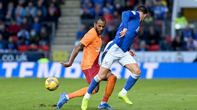 <p>Brezilya'da şampiyonluğa oynayan Felipe Melo'nun kulübü <b>Palmeiras'ın, genç savunmacıya Galatasaray'da kazandığından çok daha iyi bir teklif yaptığı öğrenildi.</b></p>