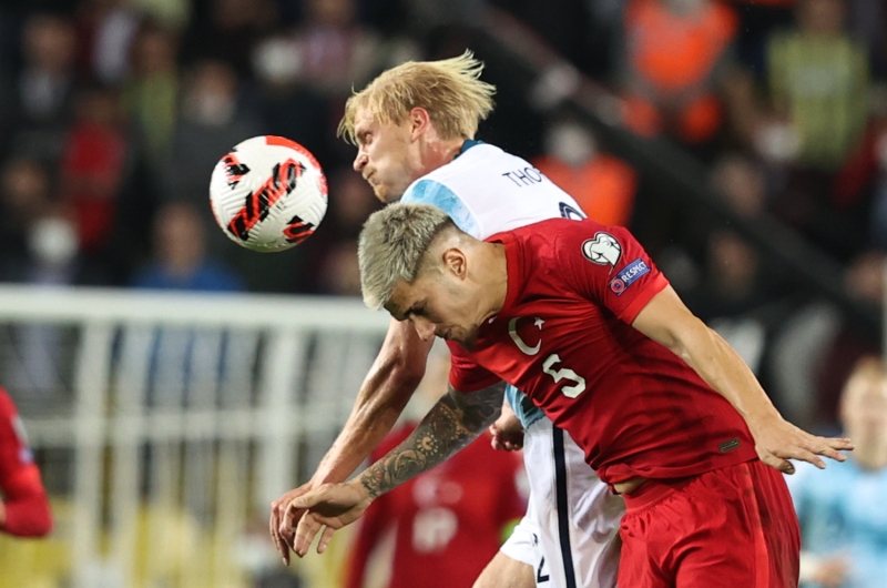 <p>Kazanırlarsa biz veda edeceğiz. Kaybederlerse Play-Off yolumuz açılacak. </p>