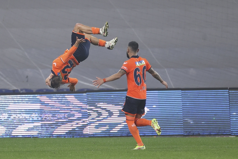 <p><b>Fredrick Gulbrandsen</b>, karşılaşmanın 85'inci dakikasında bir kez daha sahneye çıktı. Golcü futbolcu, Beşiktaş ceza sahası içerisinde buluştuğu topta düzgün bir vuruş yaparak farkı 2'ye yükseltti.</p>