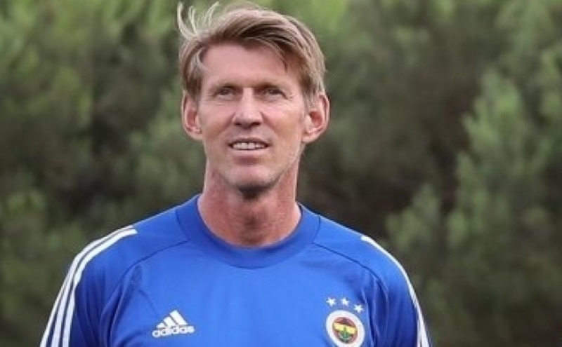 <p>Kulübe yakın kaynaklardan gelen bilgilere göre Altay Bayındır'ın Alman kaleci antrenörü Michael Kraft'ın ayrılmasından sonra bu hataları yaptığı ve Alman çalıştırıcının eksikliğini hissettiği iddia edildi.</p>