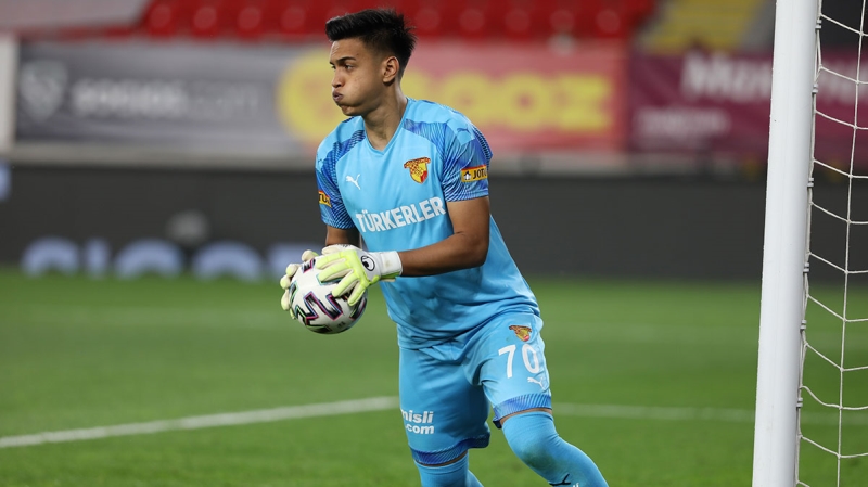 <p>Galatasaray yeri kaleci olarak ise Göztepe'nin file bekçisi <b>İrfan Can Eğribayat</b>'ı gözüne kestirdi. </p>