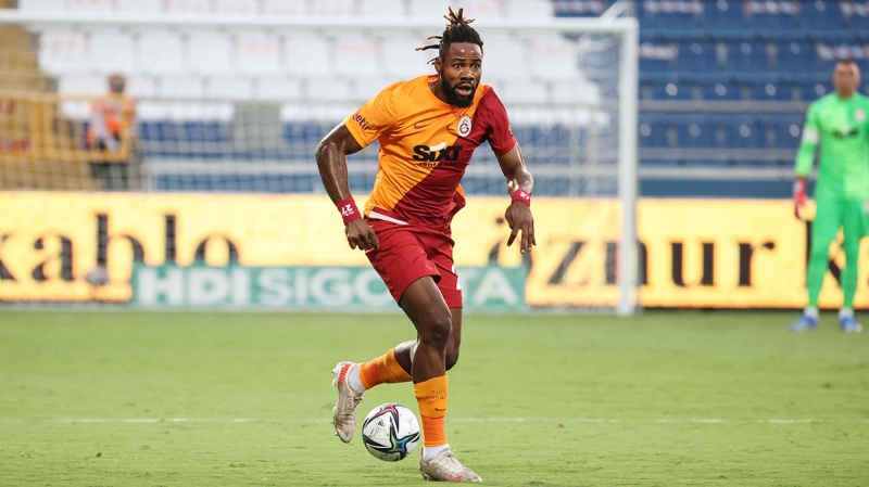 <p>Christian Luyindama </p>