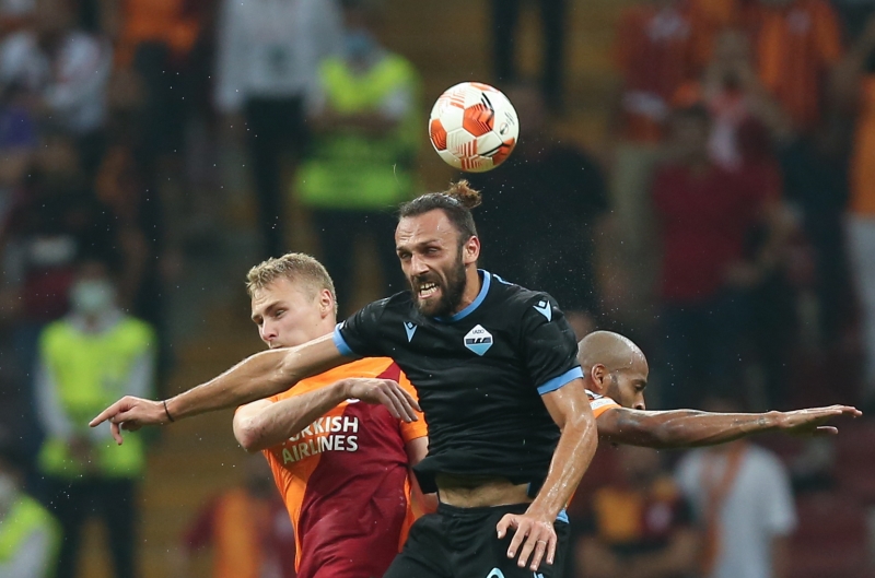 <p>Fenerbahçeli eski oyuncunun, son günlerde Türkiye'ye dönüşü yeniden yüksek sesle konuşuluyor. </p>